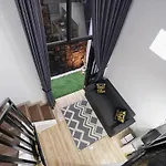 Mezzanine Luxury Smart Room - Sanur